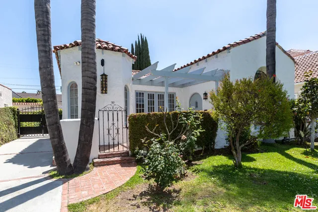 $6,500 | 146 North Citrus Avenue, Los Angeles, CA 90036