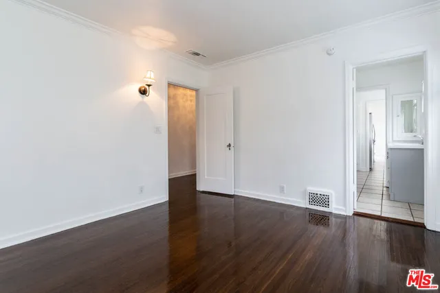 $6,500 | 146 North Citrus Avenue, Los Angeles, CA 90036