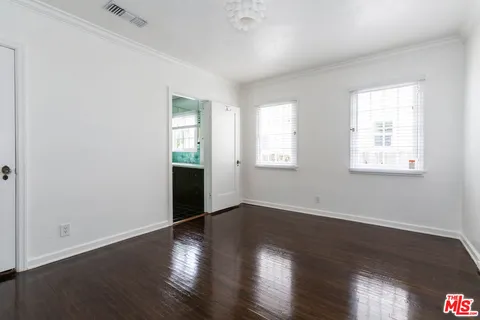 $6,500 | 146 North Citrus Avenue, Los Angeles, CA 90036