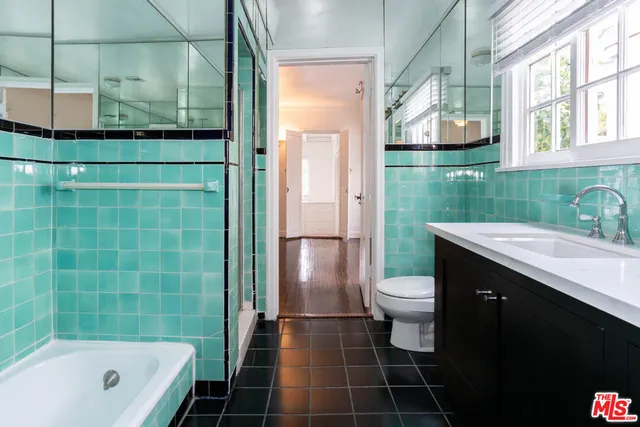 $6,500 | 146 North Citrus Avenue, Los Angeles, CA 90036