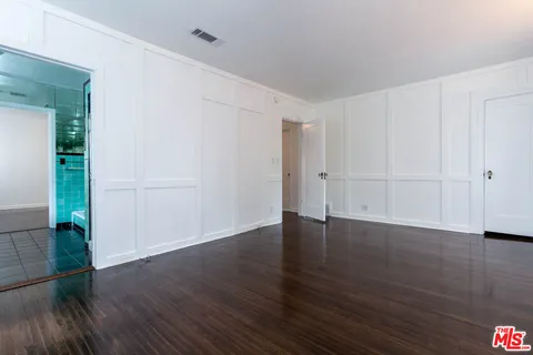 $6,500 | 146 North Citrus Avenue, Los Angeles, CA 90036