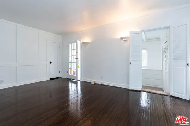 $6,500 | 146 North Citrus Avenue, Los Angeles, CA 90036