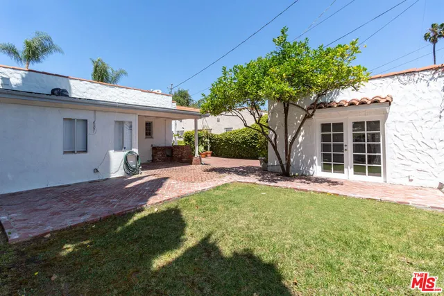 $6,500 | 146 North Citrus Avenue, Los Angeles, CA 90036