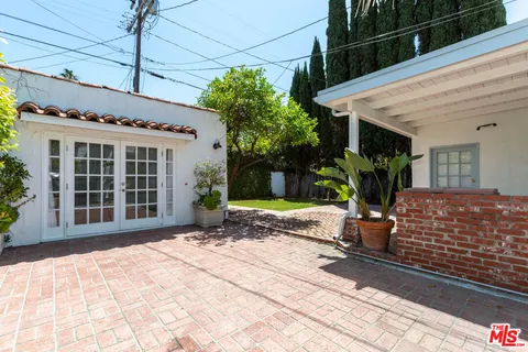 $6,500 | 146 North Citrus Avenue, Los Angeles, CA 90036