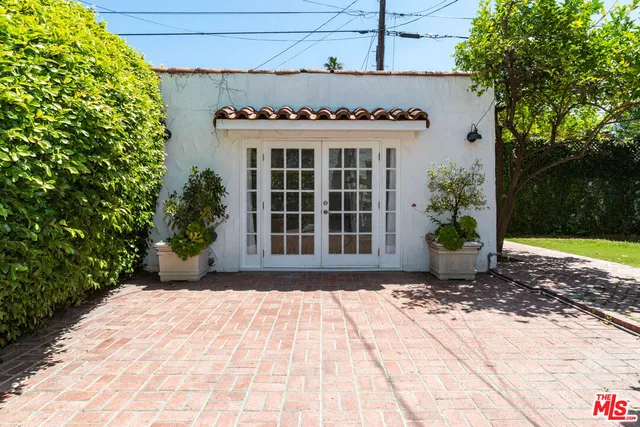 $6,500 | 146 North Citrus Avenue, Los Angeles, CA 90036