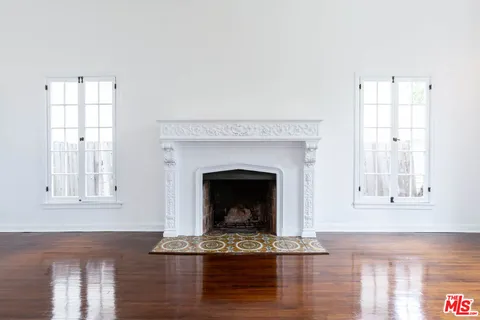 $6,500 | 146 North Citrus Avenue, Los Angeles, CA 90036