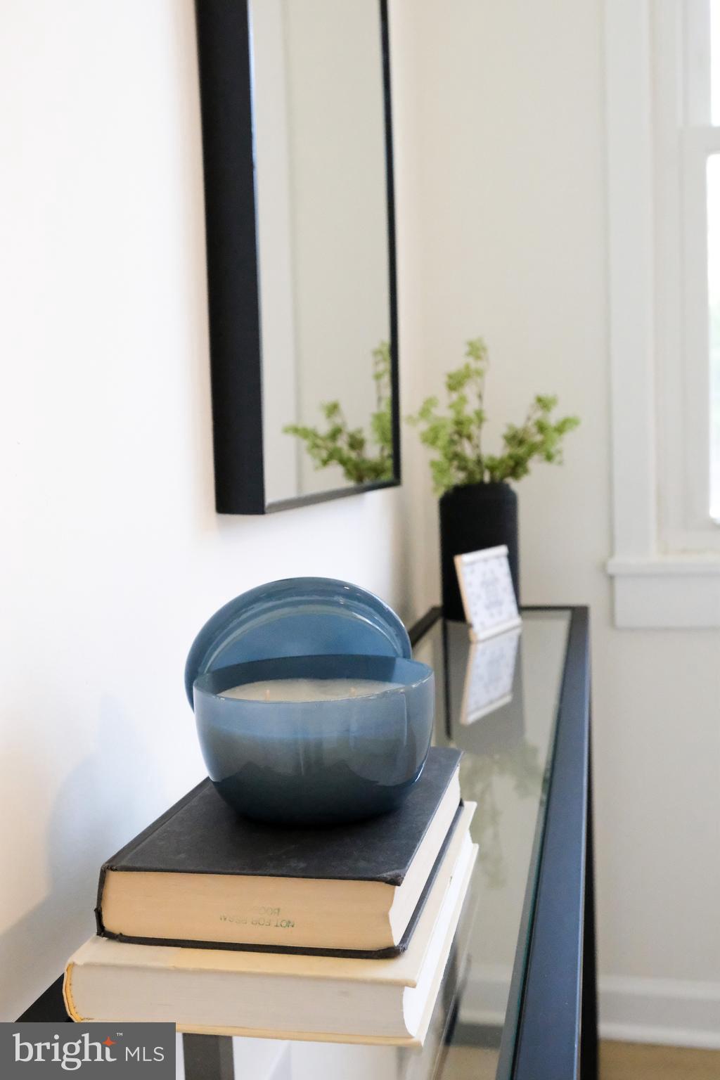 1825 Tilton Drive Silver Spring, MD 20902 - Photo 18 of 31 a living room with furniture