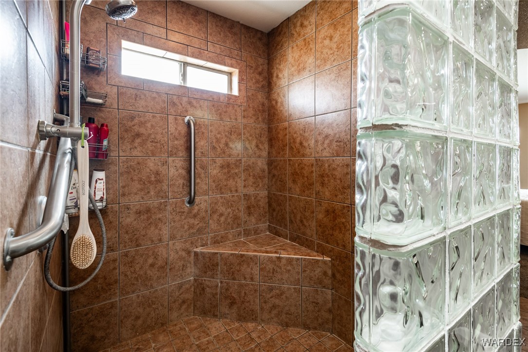 4178 Bluff Road Golden Valley, AZ 86413 - Photo 26 of 42 Bathroom
