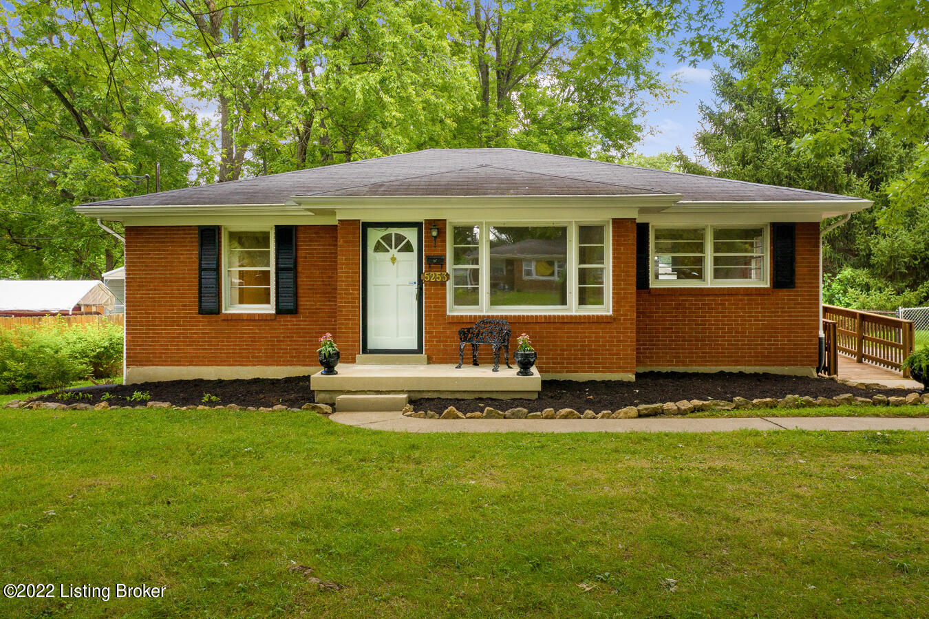 5253 Maryman Road Louisville, KY 40258 - Photo 1 of 31 4