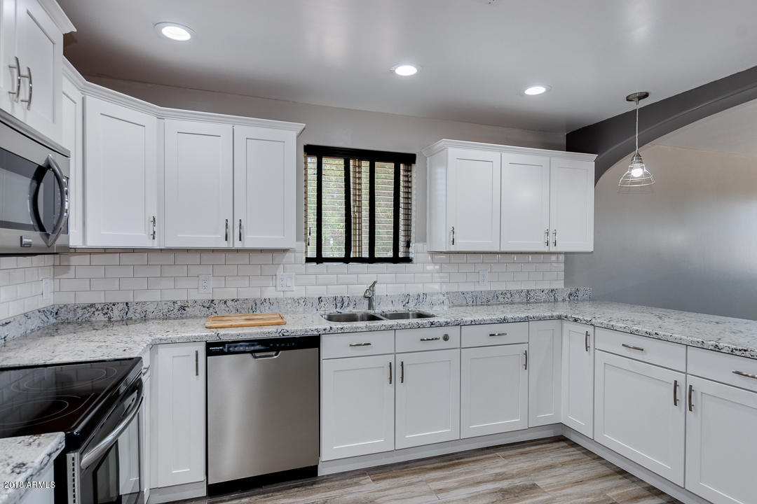 17821 West Ocotillo Road Waddell, AZ 85355 - Photo 11 of 43 Kitchen