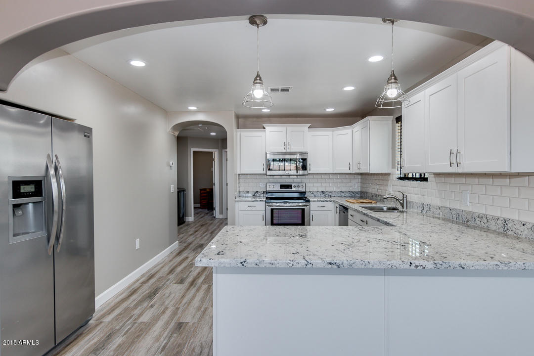 17821 West Ocotillo Road Waddell, AZ 85355 - Photo 9 of 43 Kitchen