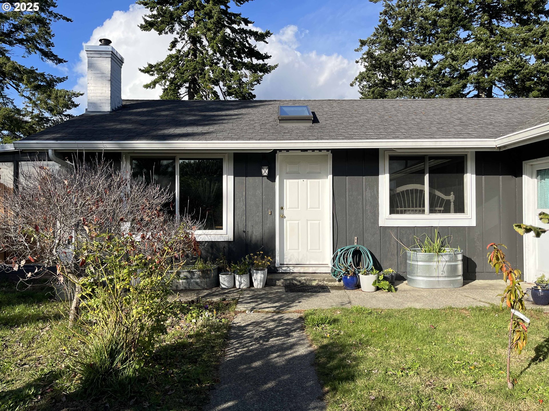 2045 19th Street Florence, OR 97439 - Photo 6 of 43 a house view with a outdoor space