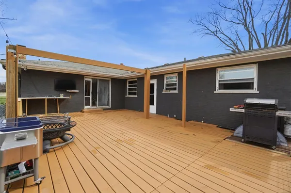 $359,900 | 23876 State Line Road, Lawrenceburg, IN 47025