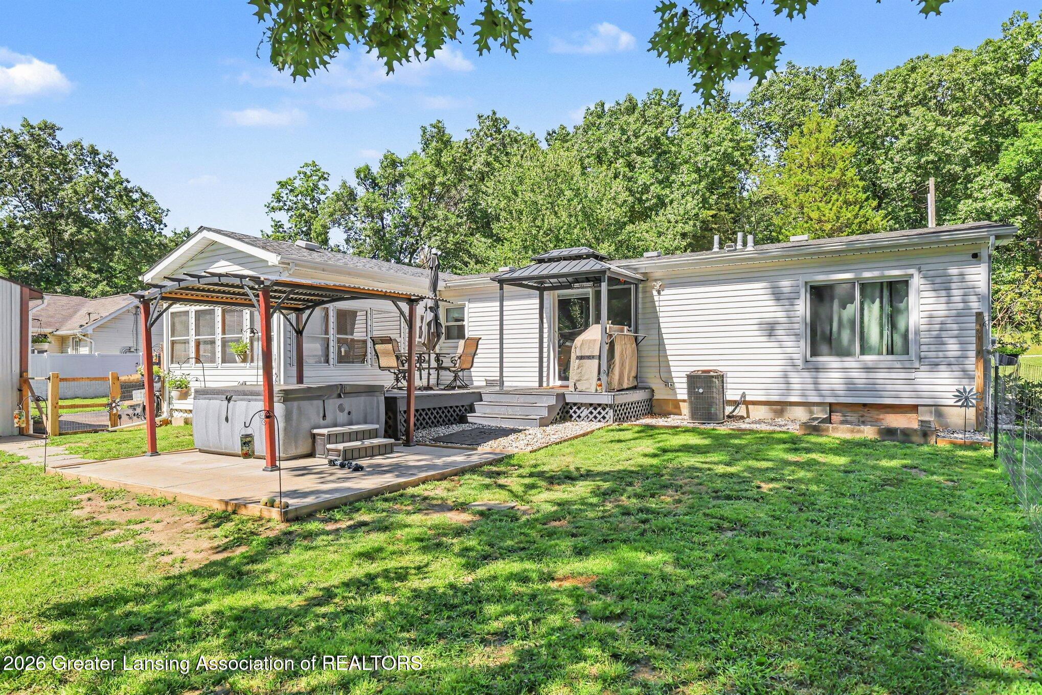 8995 River Park Road Jackson, MI 49201 - Photo 19 of 25 036_file_8228