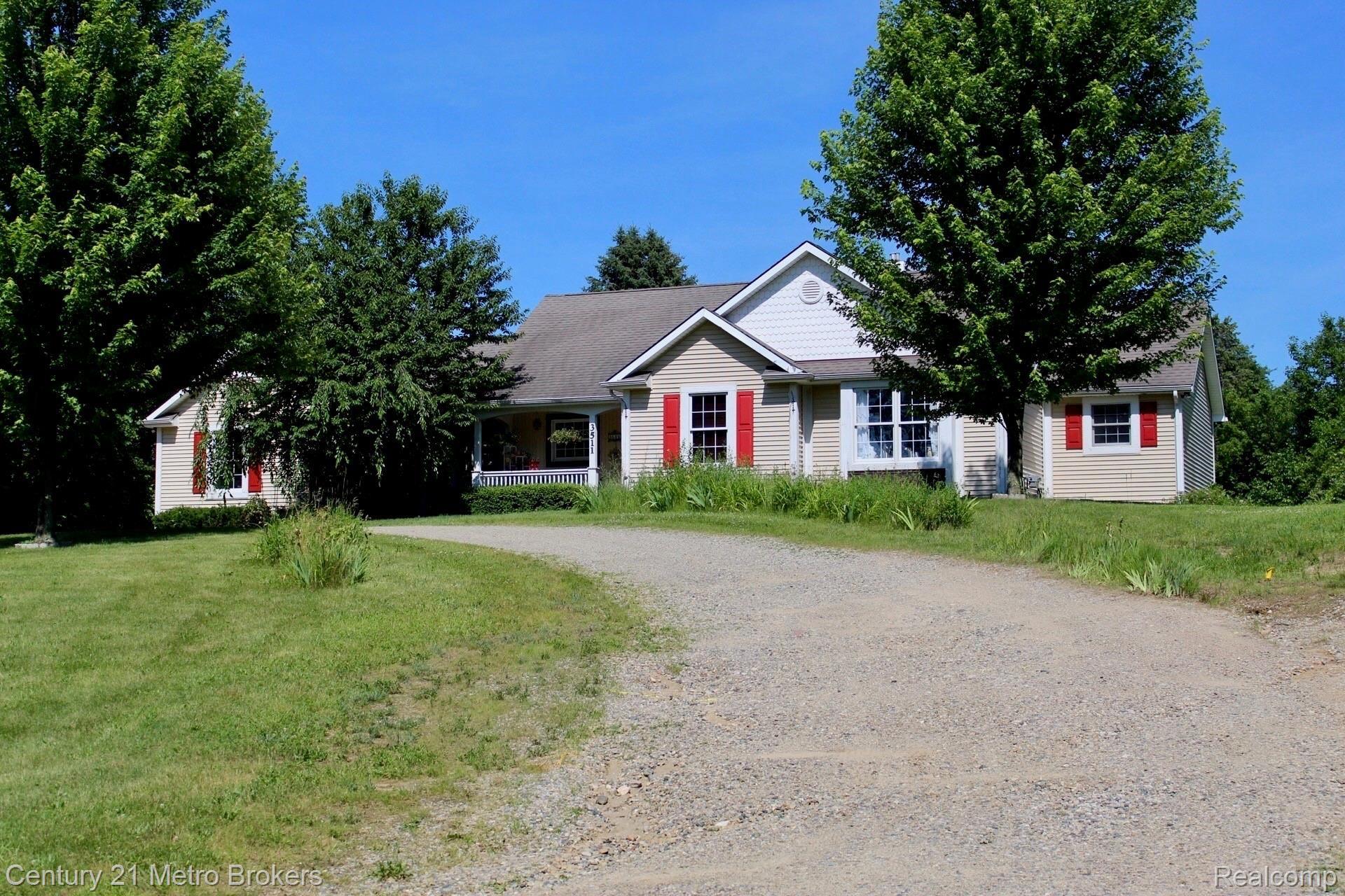 3511 Timber Ridge Drive Metamora, MI 48455 - Photo 2 of 53 IMG_0165.jpg