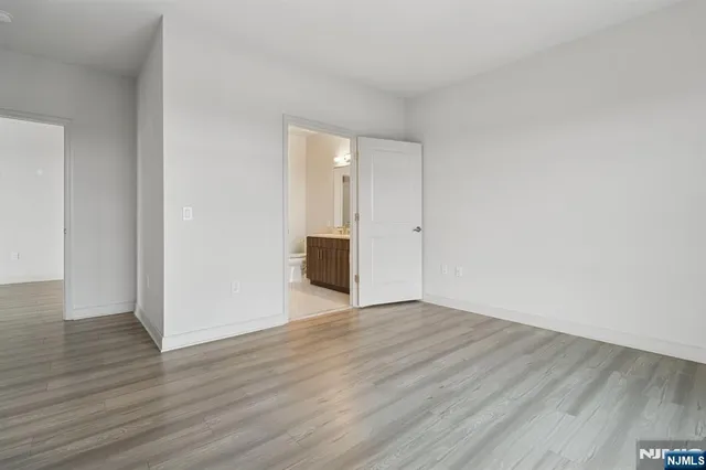 $5,000 | 300 Market Street, Unit 422, Montvale, NJ 07645