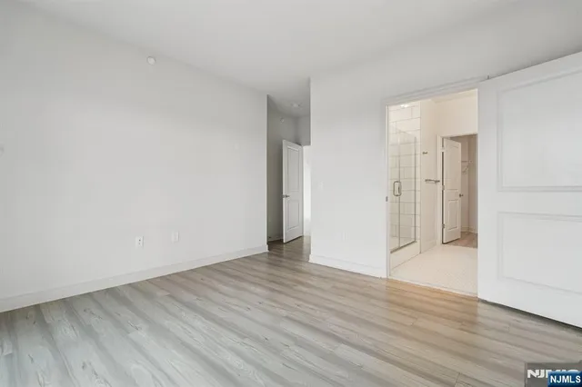 $5,000 | 300 Market Street, Unit 422, Montvale, NJ 07645