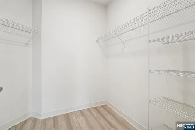 $5,000 | 300 Market Street, Unit 422, Montvale, NJ 07645