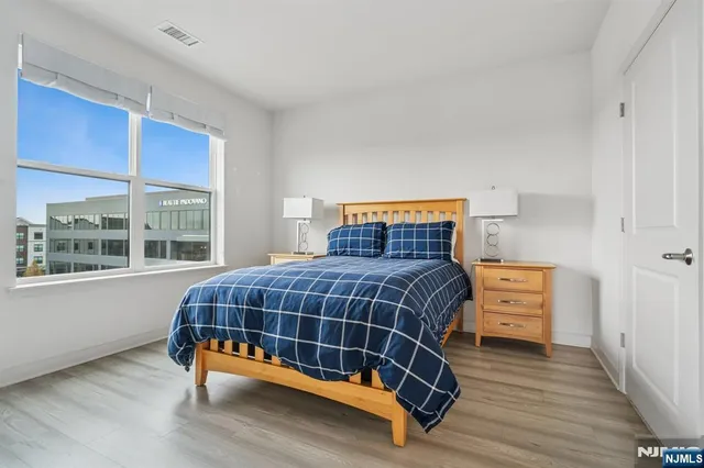 $5,000 | 300 Market Street, Unit 422, Montvale, NJ 07645