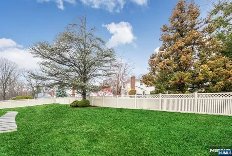 $899,000 | 850 Ridgewood Avenue, Oradell, NJ 07649