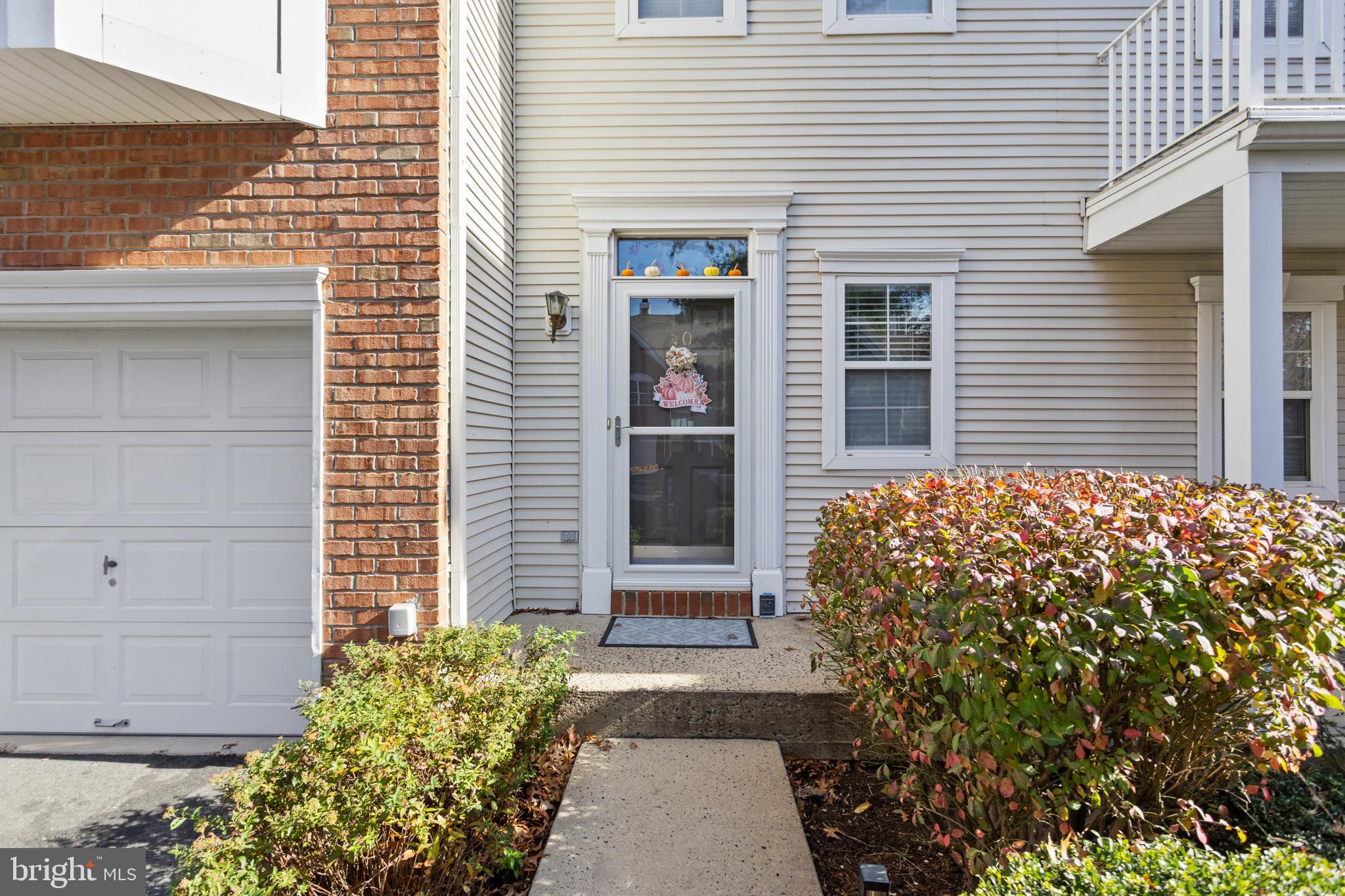 10 Howe Court Pennington, NJ 08534 - Photo 6 of 39 a front view of a house