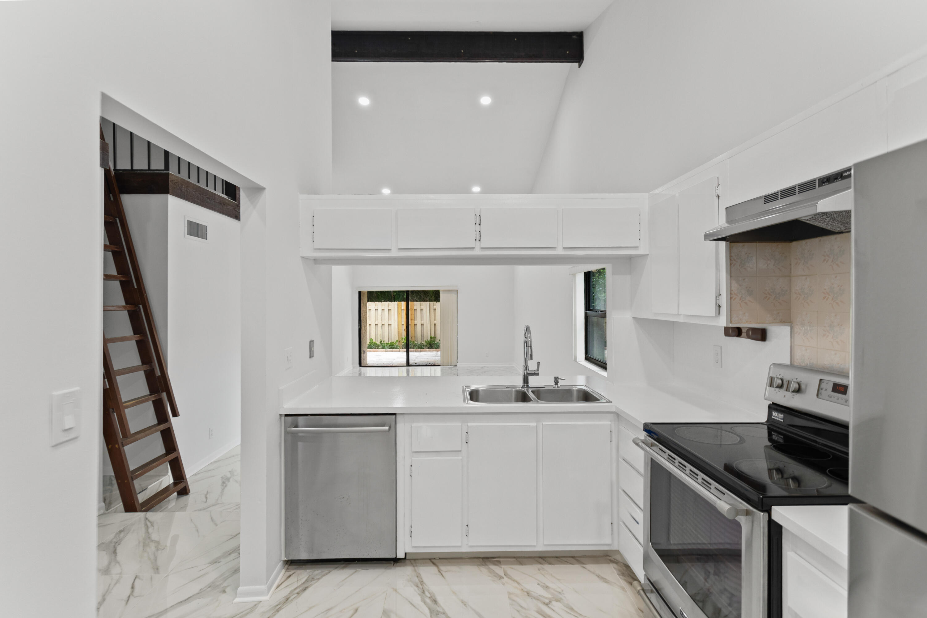 1400 Northwest 9th Avenue, Unit B14 Boca Raton, FL 33486 - Photo 12 of 34 585A7455