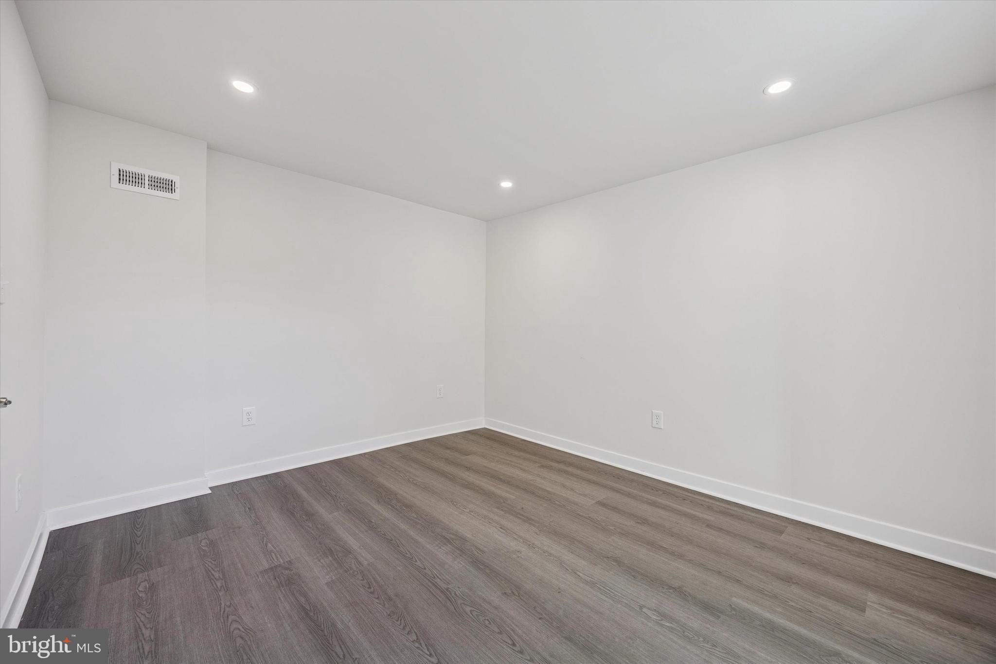 4666 Canton Street Philadelphia, PA 19127 - Photo 20 of 35 a view of room with wooden floor and fan
