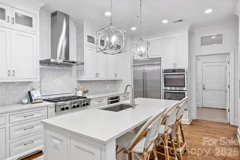 $1,300,000 | 2251 Selwyn Avenue, Unit 102, Charlotte, NC 28207