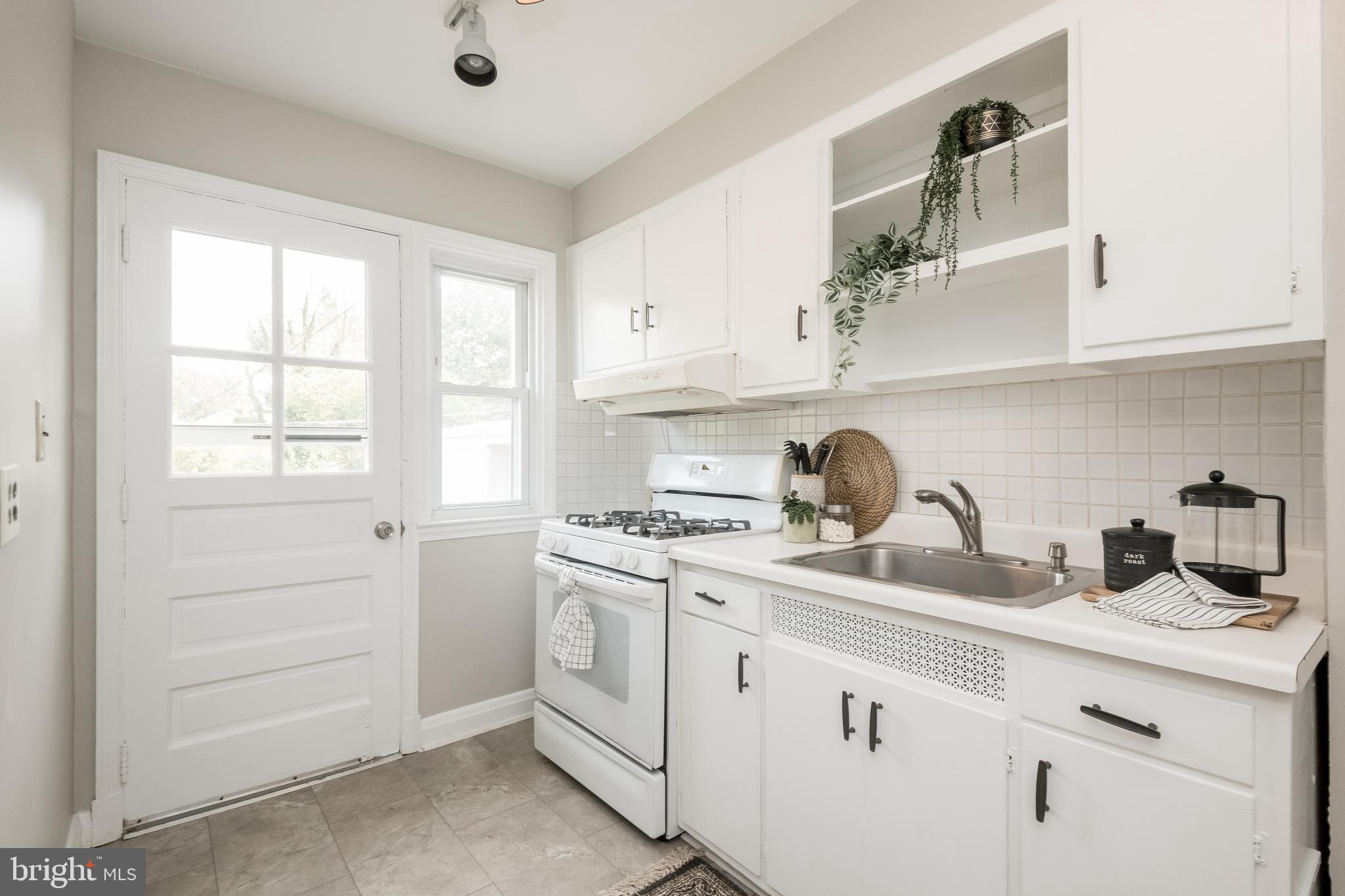 8429 Water Oak Road Baltimore, MD 21234 - Photo 15 of 36