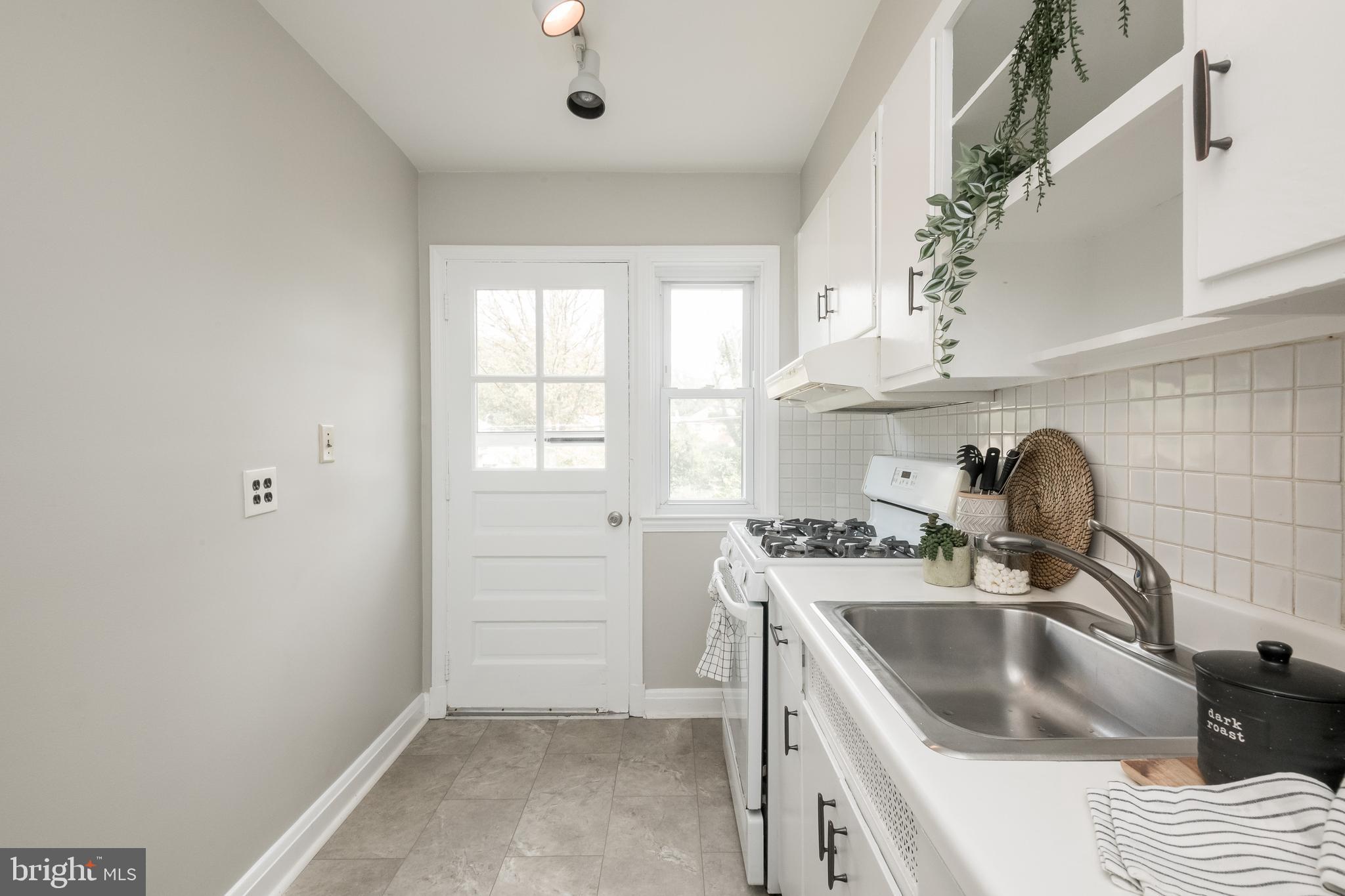 8429 Water Oak Road Baltimore, MD 21234 - Photo 16 of 36