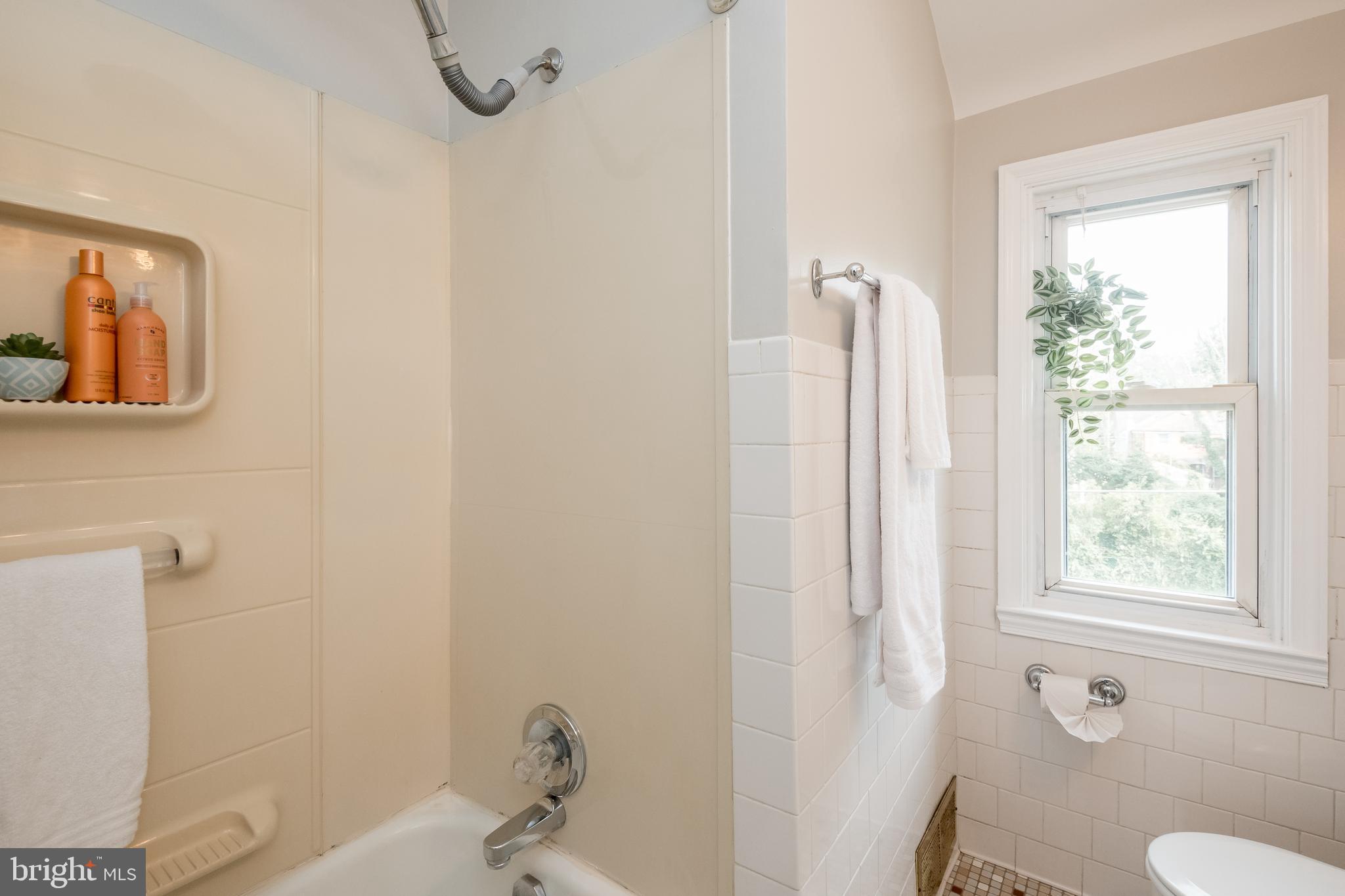 8429 Water Oak Road Baltimore, MD 21234 - Photo 29 of 36