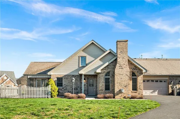 $450,000 | 7016 Berringer Court, Coraopolis, PA 15108