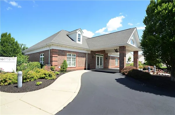 $450,000 | 7016 Berringer Court, Coraopolis, PA 15108