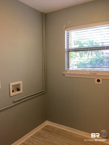 623 East Gate Circle Foley, AL 36535 - Photo 28 of 40 Laundry Room
