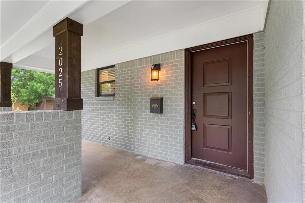 2025 Lenamon Street Waco, TX 76710 - Photo 4 of 24