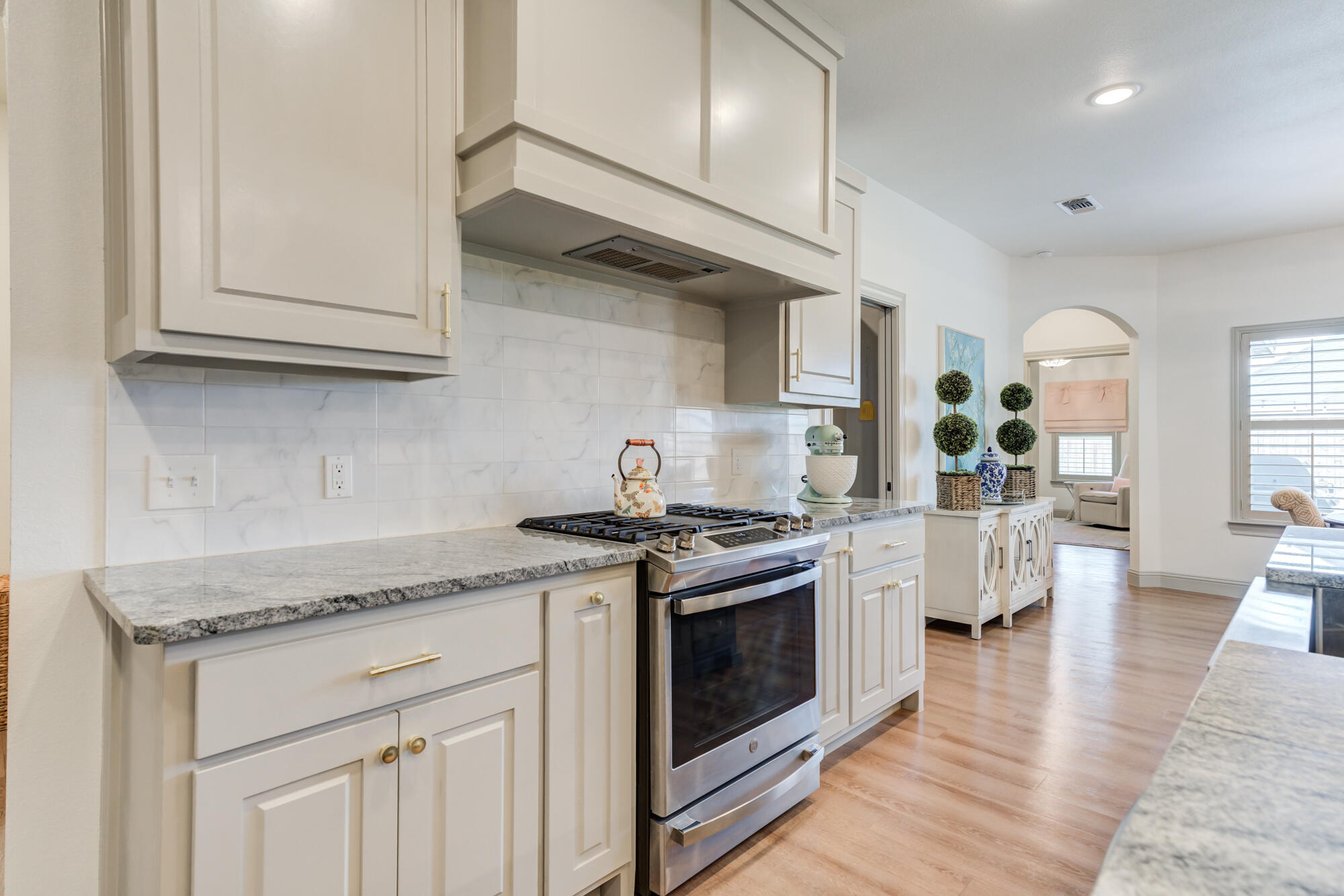 5707 117th Street Lubbock, TX 79424 - Photo 26 of 67 5707-117th-St_Lubbock-TX_22_Kitchen