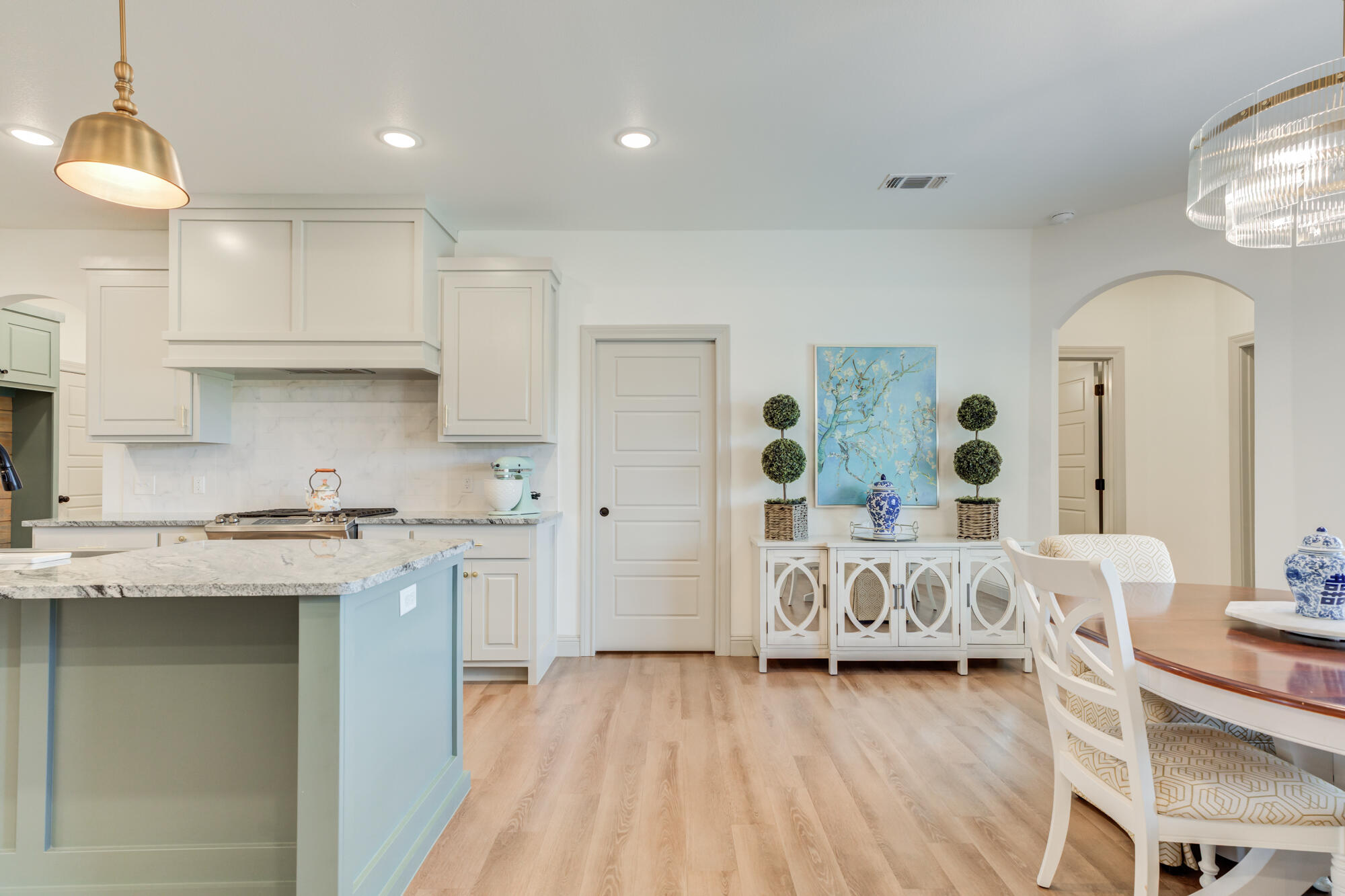 5707 117th Street Lubbock, TX 79424 - Photo 35 of 67 5707-117th-St_Lubbock-TX_32_Kitchen