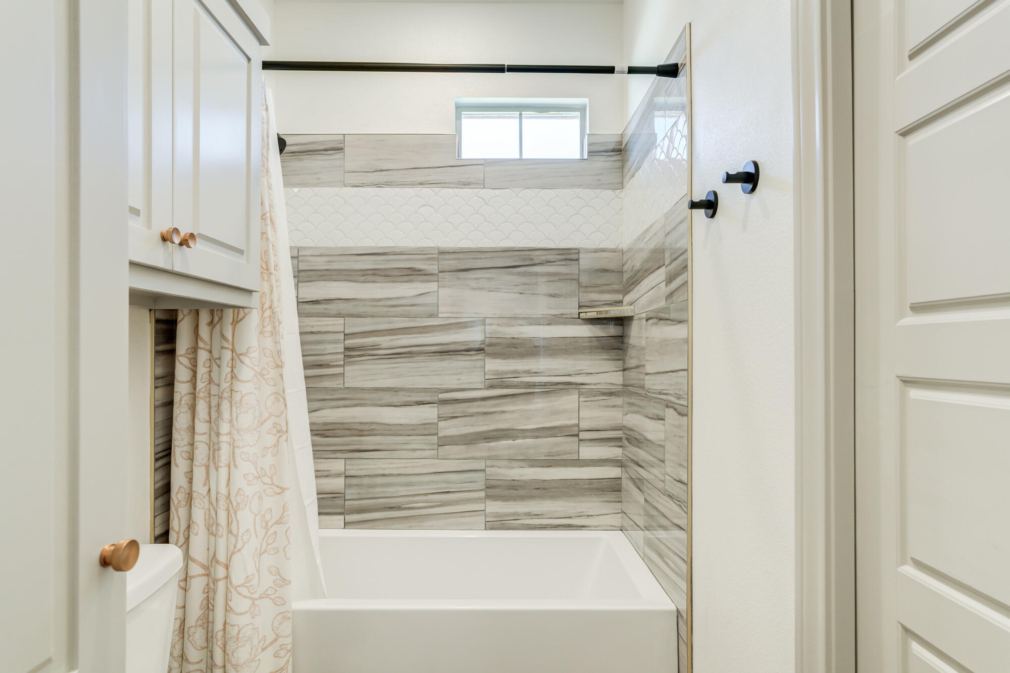 5707 117th Street Lubbock, TX 79424 - Photo 49 of 67 5707-117th-St_Lubbock-TX_15_Bathroom-2