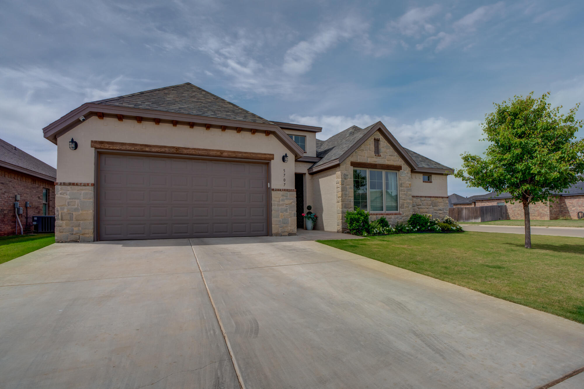 5707 117th Street Lubbock, TX 79424 - Photo 7 of 67 5707-117th-St_Lubbock-TX_56_Front-Exteri