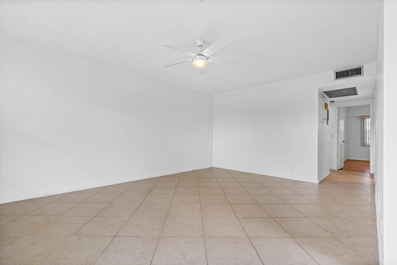 74 Mansfield A Boca Raton, FL 33434 - Photo 8 of 32 20240717132704206817000000-o