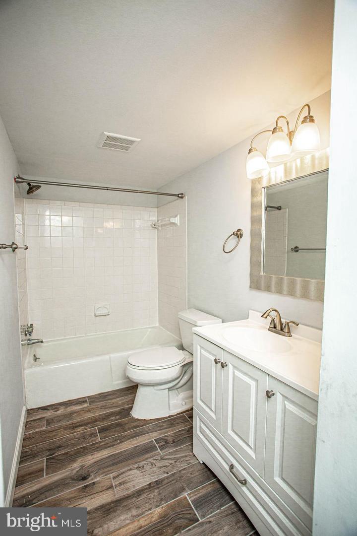7630 Provincial Drive, Unit 208 McLean, VA 22102 - Photo 21 of 34