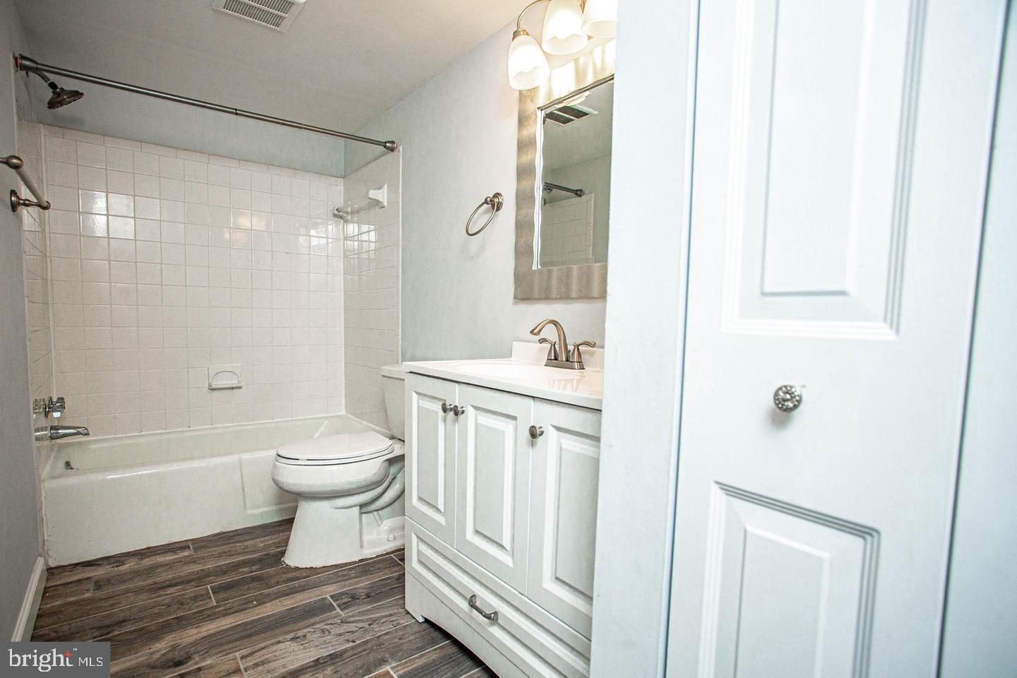 7630 Provincial Drive, Unit 208 McLean, VA 22102 - Photo 23 of 34