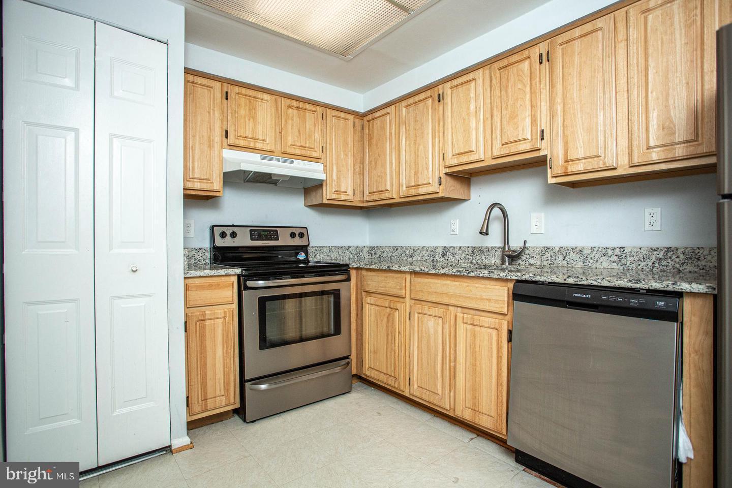 7630 Provincial Drive, Unit 208 McLean, VA 22102 - Photo 7 of 34