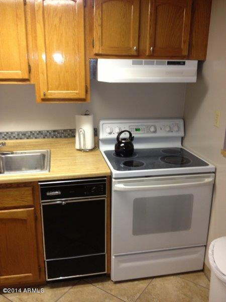 700 West University Drive, Unit 111 Tempe, AZ 85281 - Photo 5 of 16 Dishwasher and Range