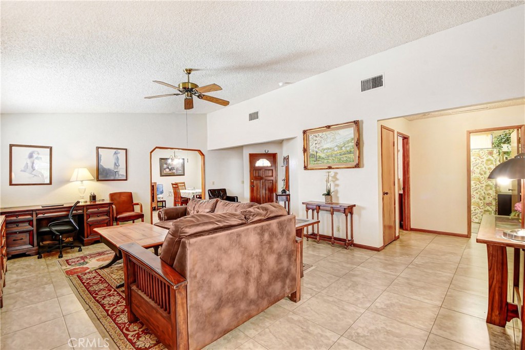 3871 Roxbury Drive Hemet, CA 92545 - Photo 3 of 11 Gallery Image 3