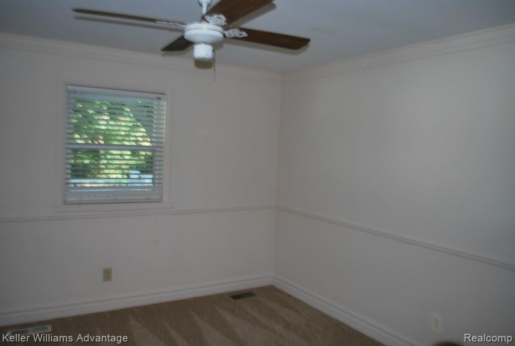 36554 West Lyman Road Farmington, MI 48331 - Photo 21 of 31 3rd bedroom