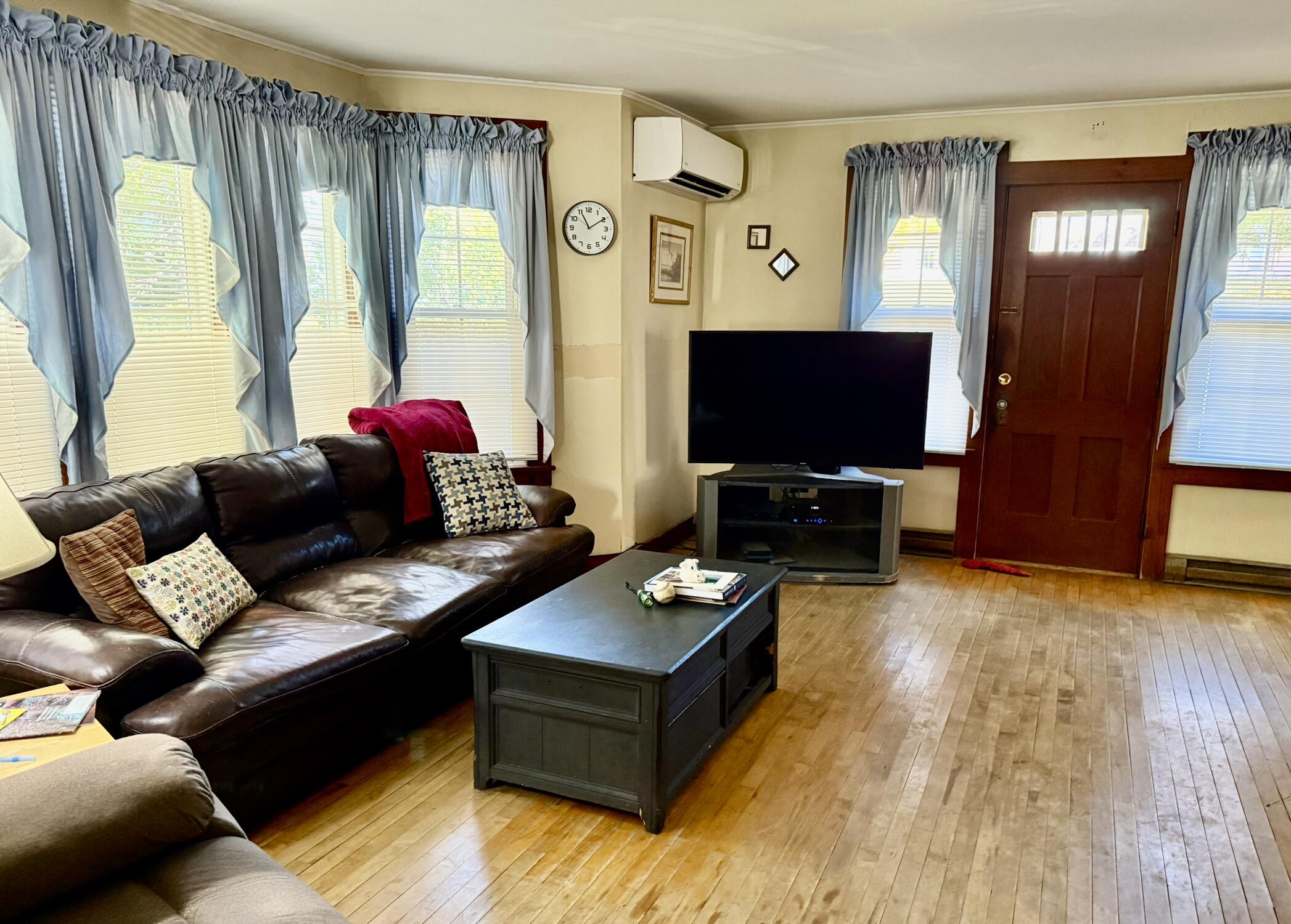 49 Mechanic Street Bucksport, ME 04416 - Photo 4 of 17 IMG_2850