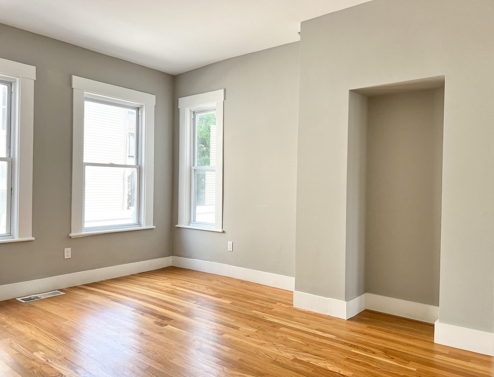 642 Moody Street, Unit 1 Waltham, MA 02453 - Photo 5 of 8