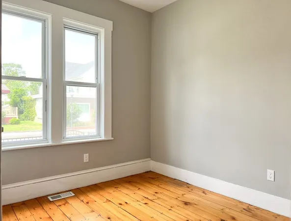 $3,200 | 642 Moody Street, Unit 1, Waltham, MA 02453