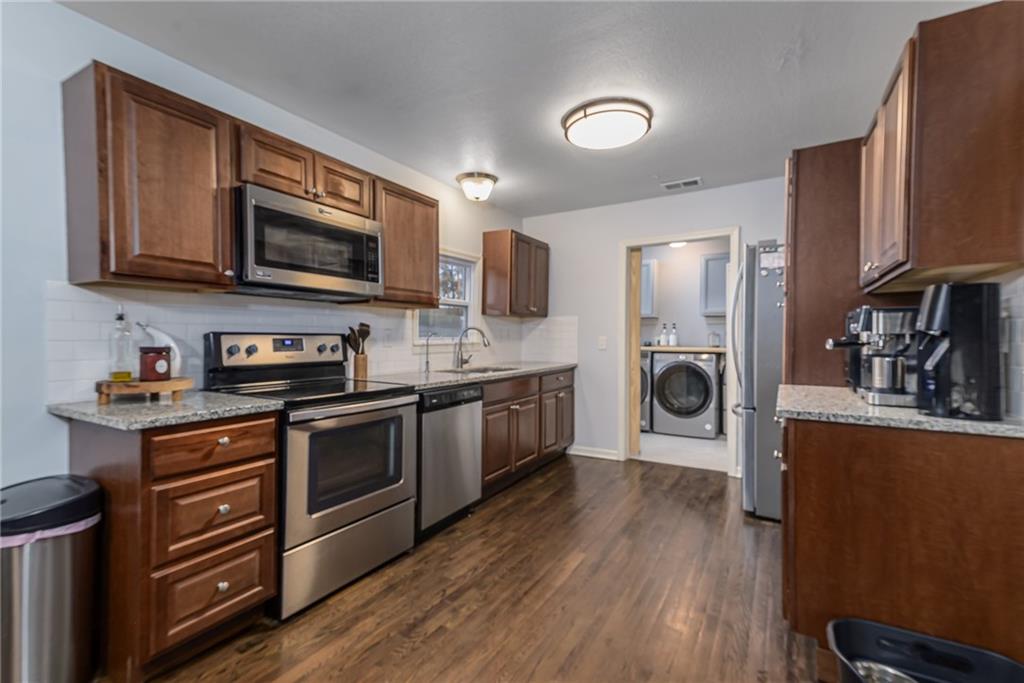 511 North 142nd Street Bonner Springs, KS 66012 - Photo 6 of 19